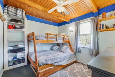 8110 N Lakewood Drive Unionville IN 47468