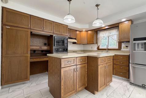 2521 Riverview Place Elkhart IN 46516