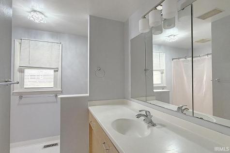 2521 Riverview Place Elkhart IN 46516