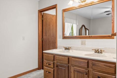 2391 N 550 W Delphi IN 46923
