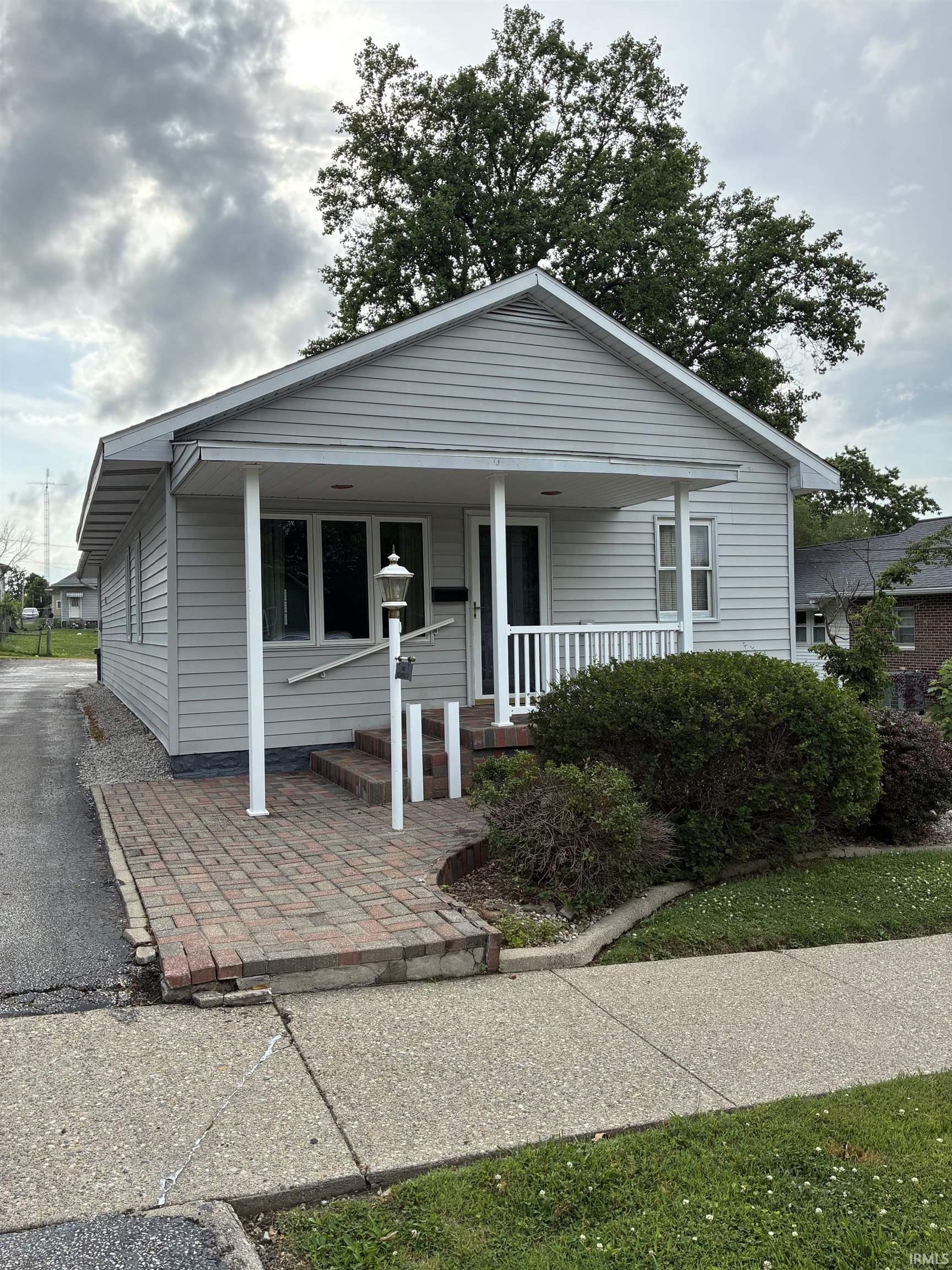 909 N Washington Street Bicknell IN 47512