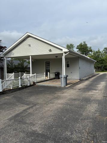 909 N Washington Street Bicknell IN 47512