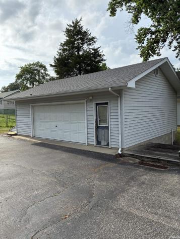 909 N Washington Street Bicknell IN 47512