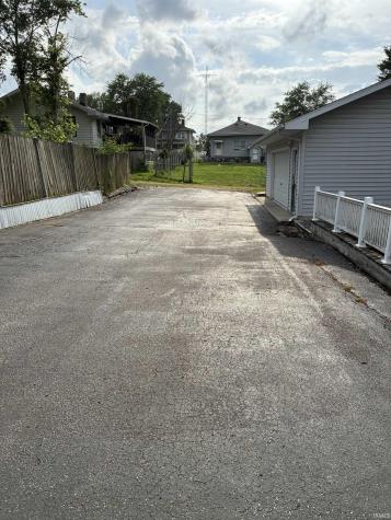 909 N Washington Street Bicknell IN 47512