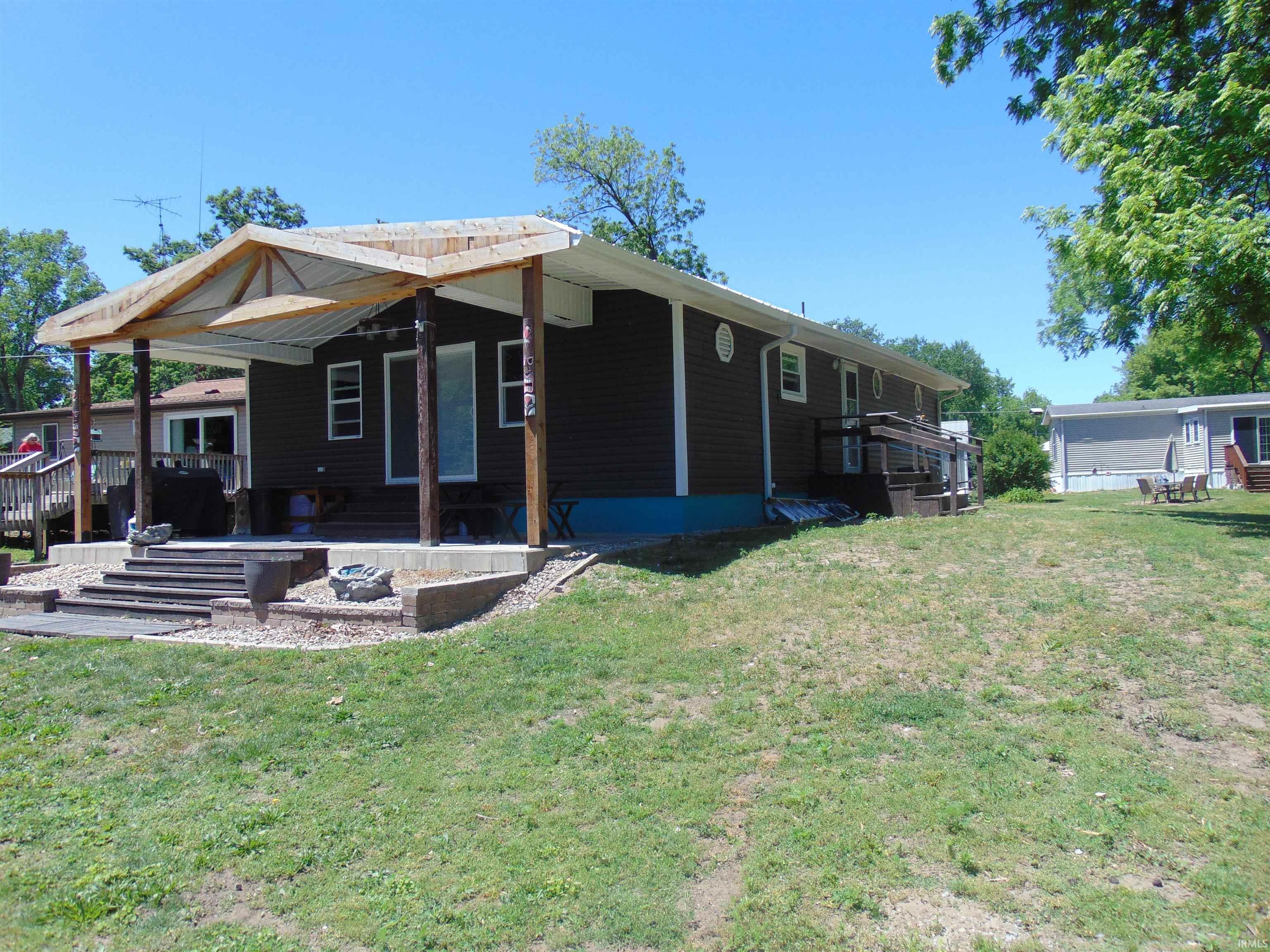 8983 N Shepards Park Avenue Monticello IN 47960