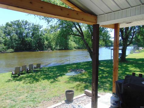 8983 N Shepards Park Avenue Monticello IN 47960