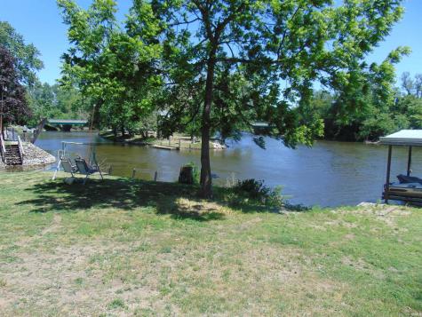 8983 N Shepards Park Avenue Monticello IN 47960