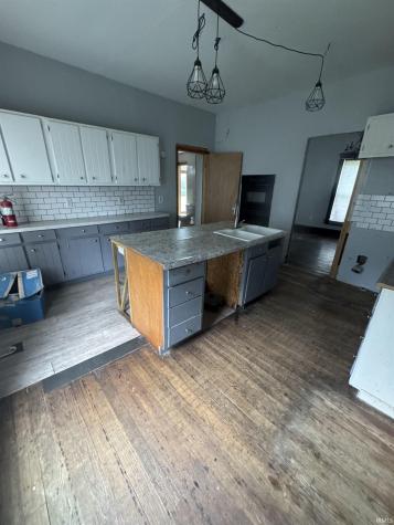 512 W Frank Street Mitchell IN 47446
