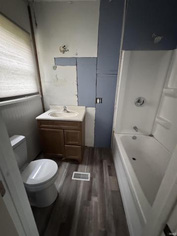 512 W Frank Street Mitchell IN 47446