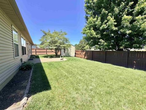 2020 Seasons Ridge Boulevard Evansville IN 47715