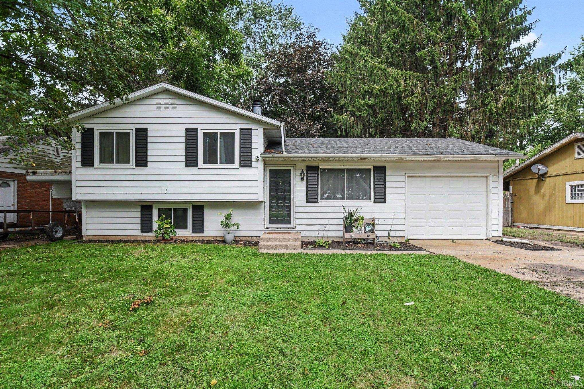 1127 S Parkway Street South Bend IN 46619