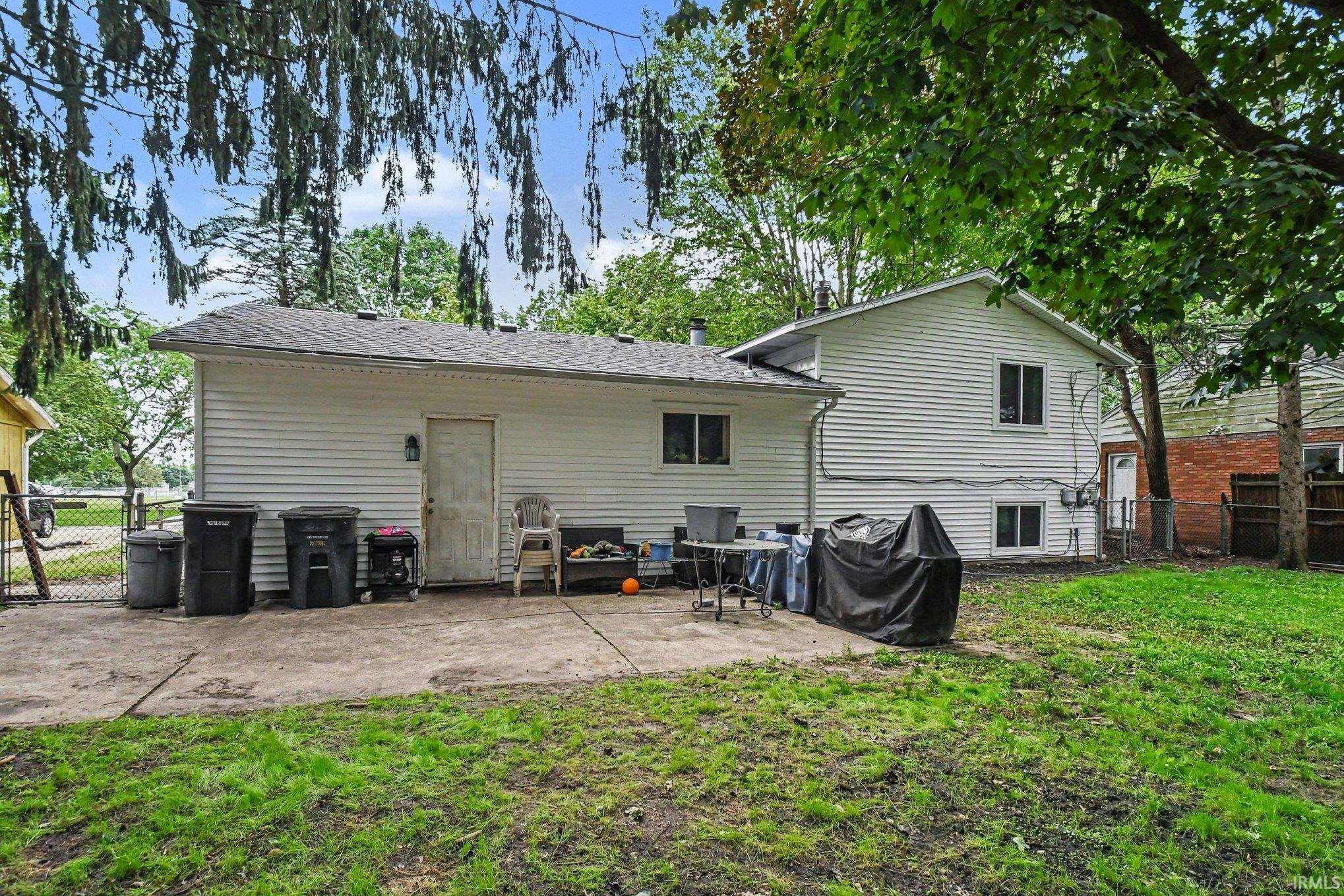 1127 S Parkway Street South Bend IN 46619