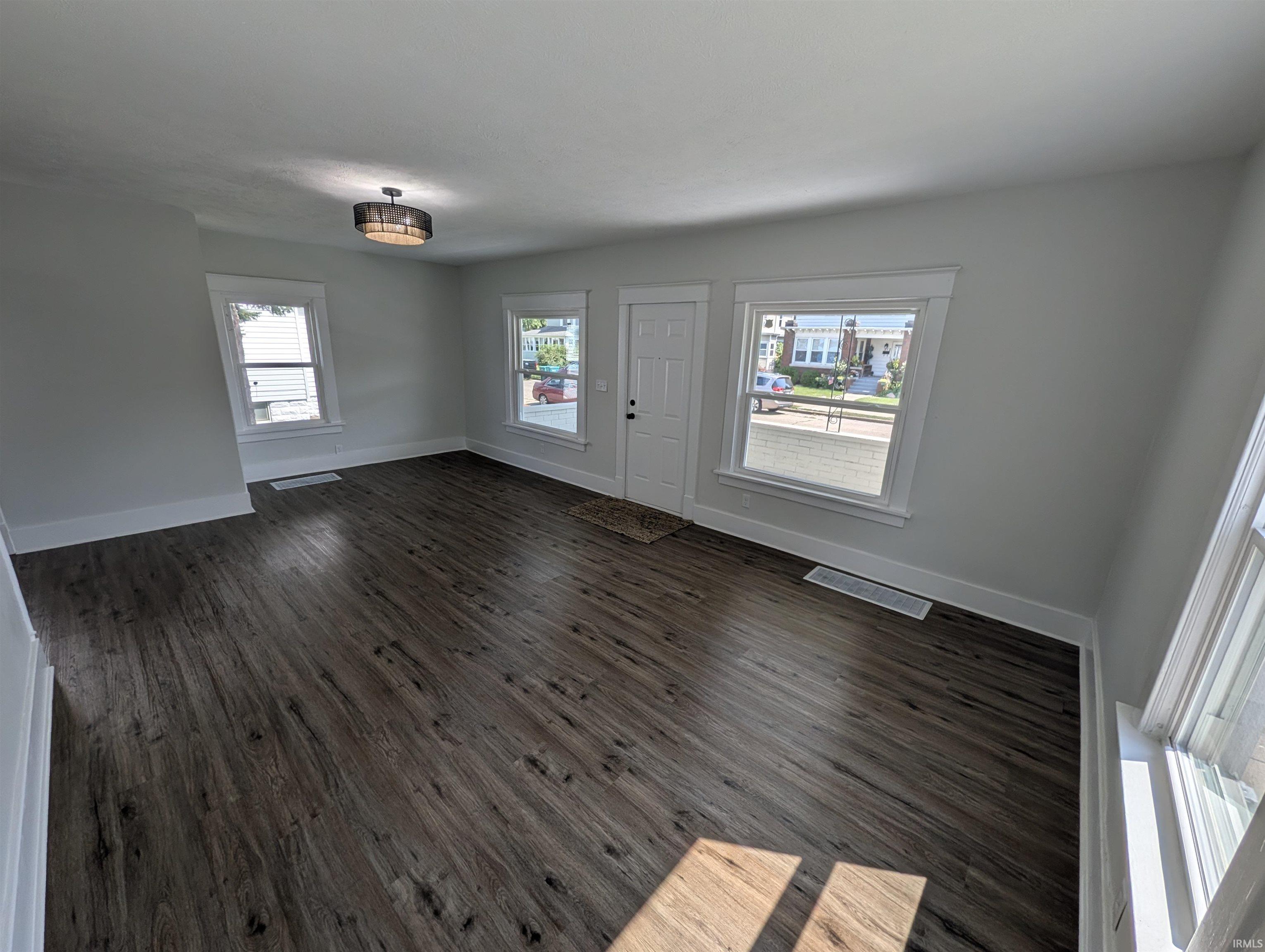 211 Cleveland Street Mishawaka IN 46544