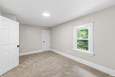 2802 S Michigan Street South Bend IN 46614