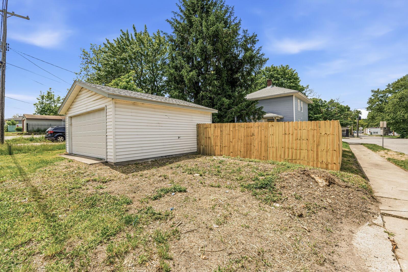 2802 S Michigan Street South Bend IN 46614