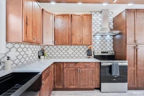307 W Walnut Street Sharpsville IN 46068