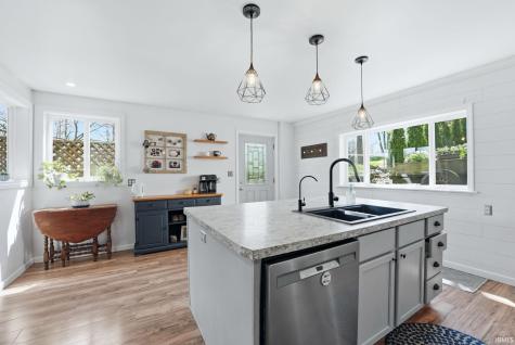 5975 S Woodstrail Dr -57 Columbia City IN 46725