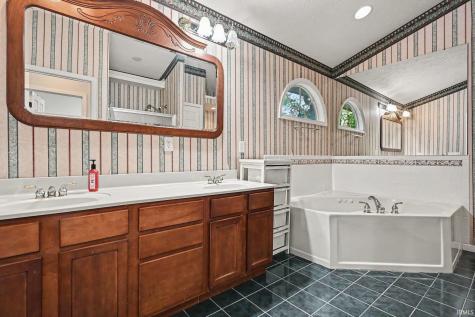 2166 Willow Creek Drive Mishawaka IN 46545