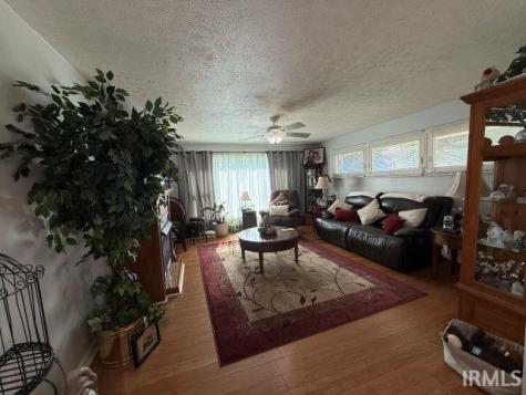 716 W Oak Street Mitchell IN 47446