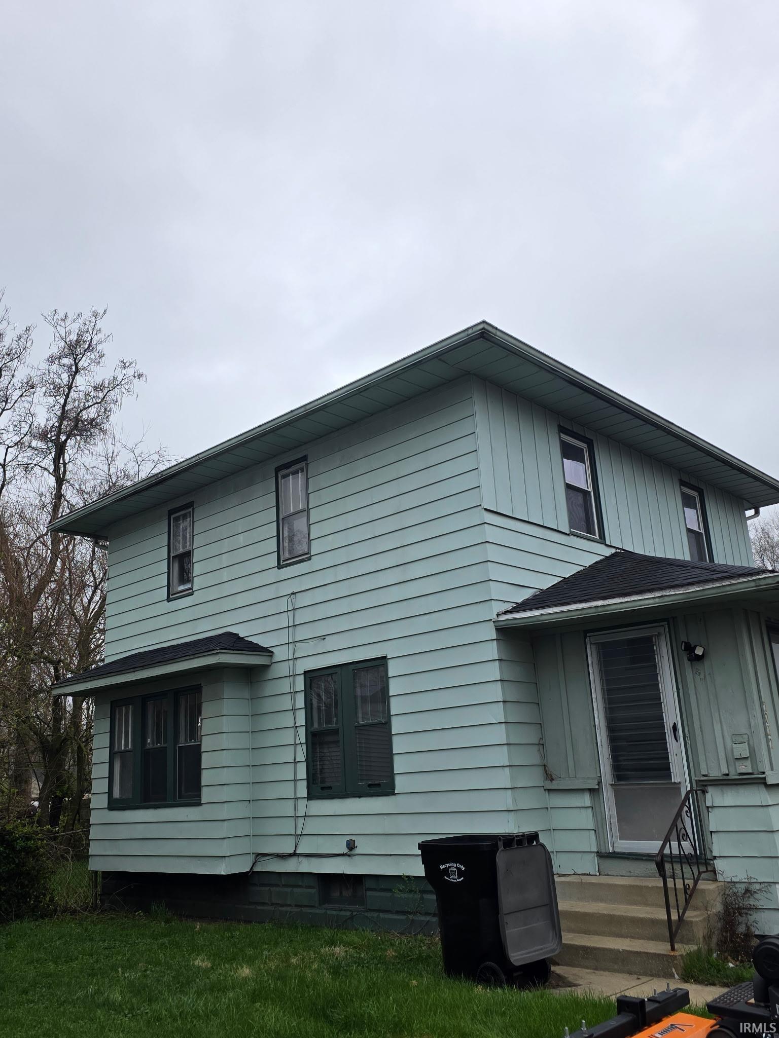 2022 Roger Street South Bend IN 46628