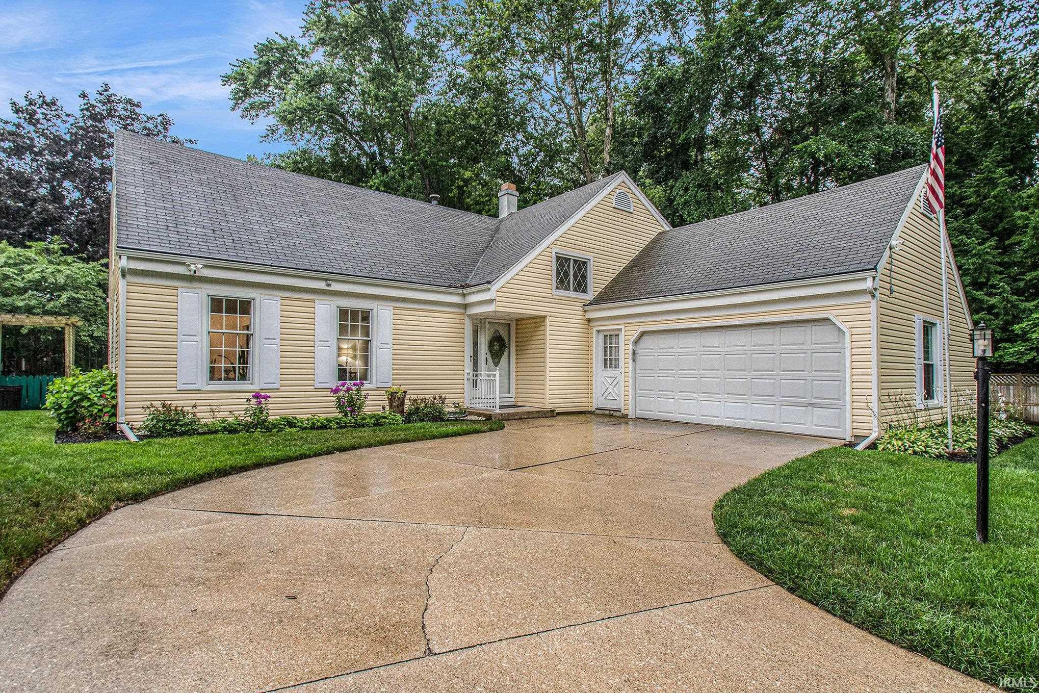 51910 N Shoreham Court South Bend IN 46637