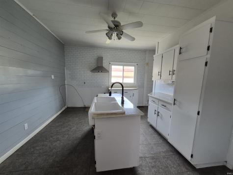1409 Main Street Vincennes IN 47591