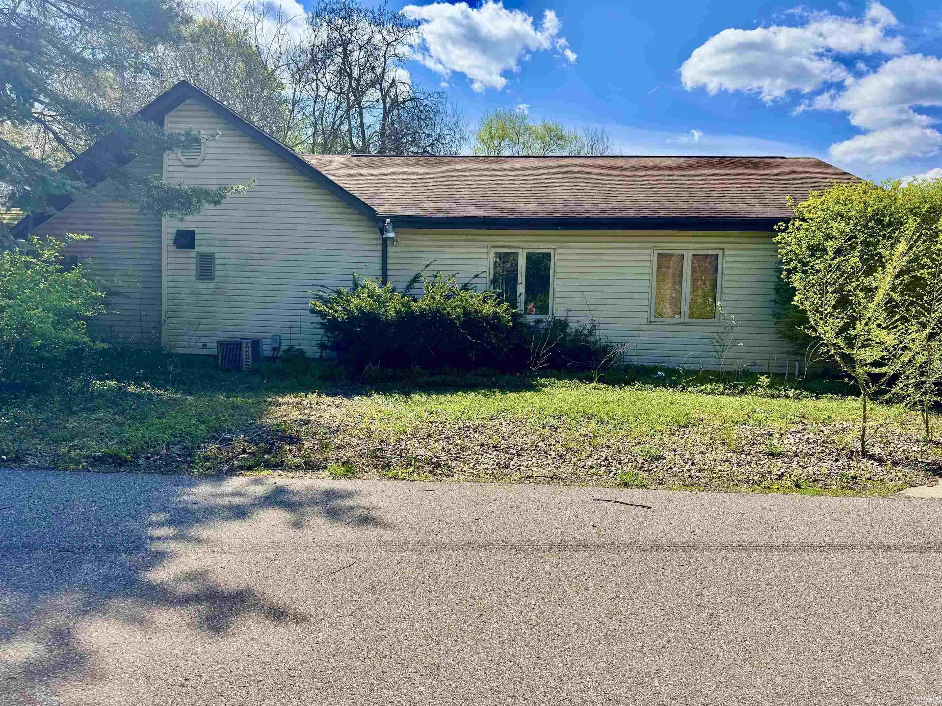 1227 E Bristol Street Elkhart IN 46514