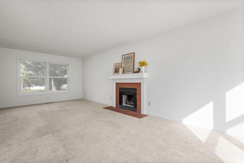 52160 Trinity Court South Bend IN 46637