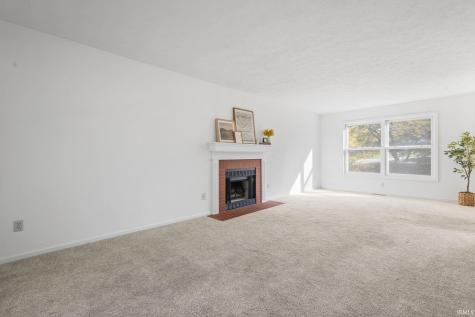 52160 Trinity Court South Bend IN 46637