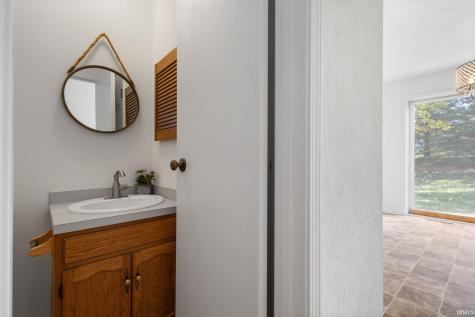 52160 Trinity Court South Bend IN 46637