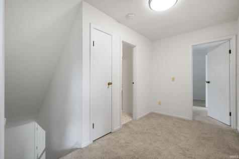 52160 Trinity Court South Bend IN 46637