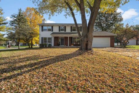 52160 Trinity Court South Bend IN 46637
