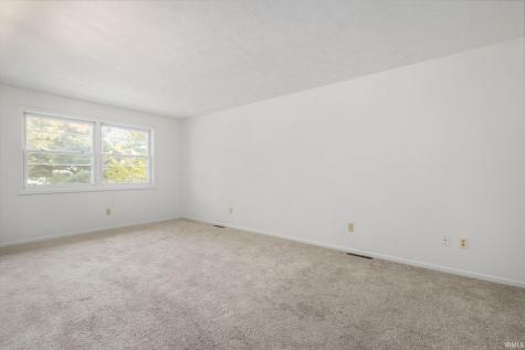 52160 Trinity Court South Bend IN 46637