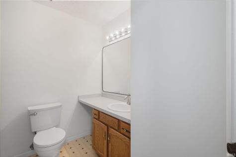 52160 Trinity Court South Bend IN 46637
