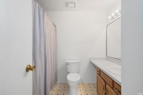 52160 Trinity Court South Bend IN 46637