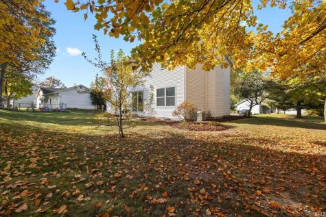 52160 Trinity Court South Bend IN 46637