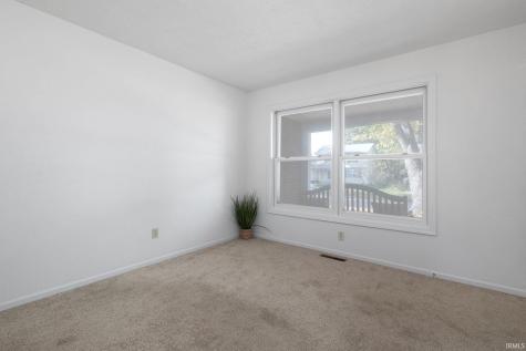 52160 Trinity Court South Bend IN 46637