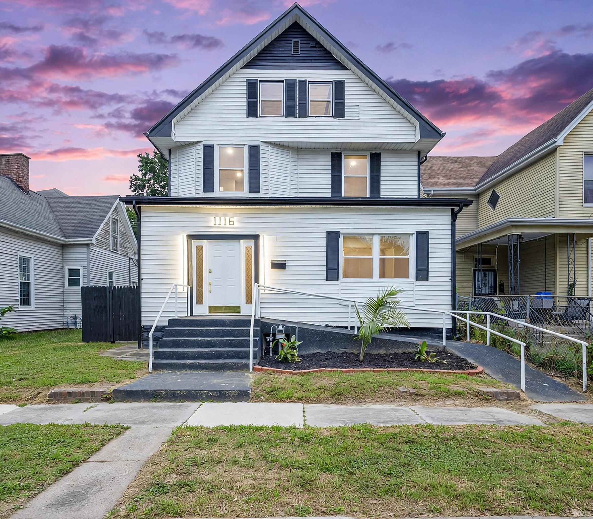 Evansville IN, 1116 S Grand Avenue
