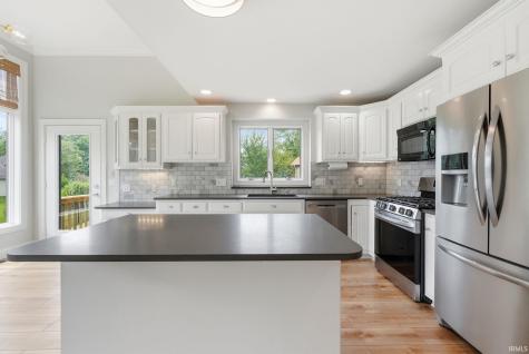 10115 Red Oak Court Fort Wayne IN 46804