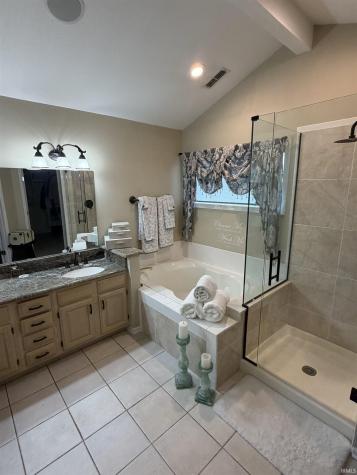 8006 Grayfield Court Fort Wayne IN 46825
