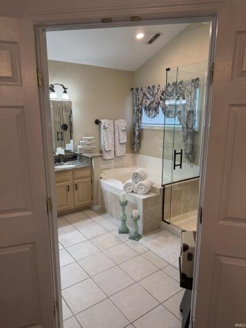 8006 Grayfield Court Fort Wayne IN 46825