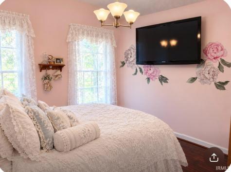 8006 Grayfield Court Fort Wayne IN 46825