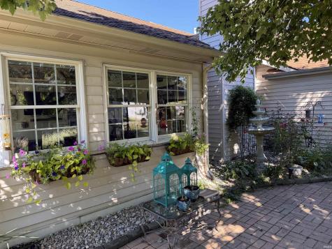 8006 Grayfield Court Fort Wayne IN 46825
