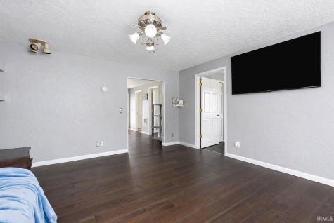 7605 W Forest Avenue Warsaw IN 46582