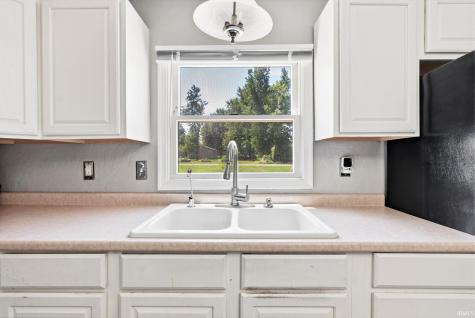 7605 W Forest Avenue Warsaw IN 46582