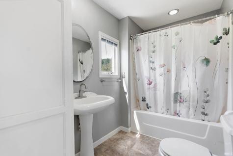 7605 W Forest Avenue Warsaw IN 46582