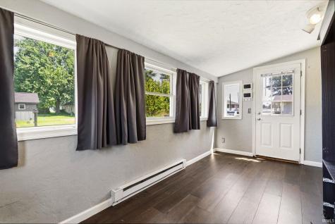 7605 W Forest Avenue Warsaw IN 46582