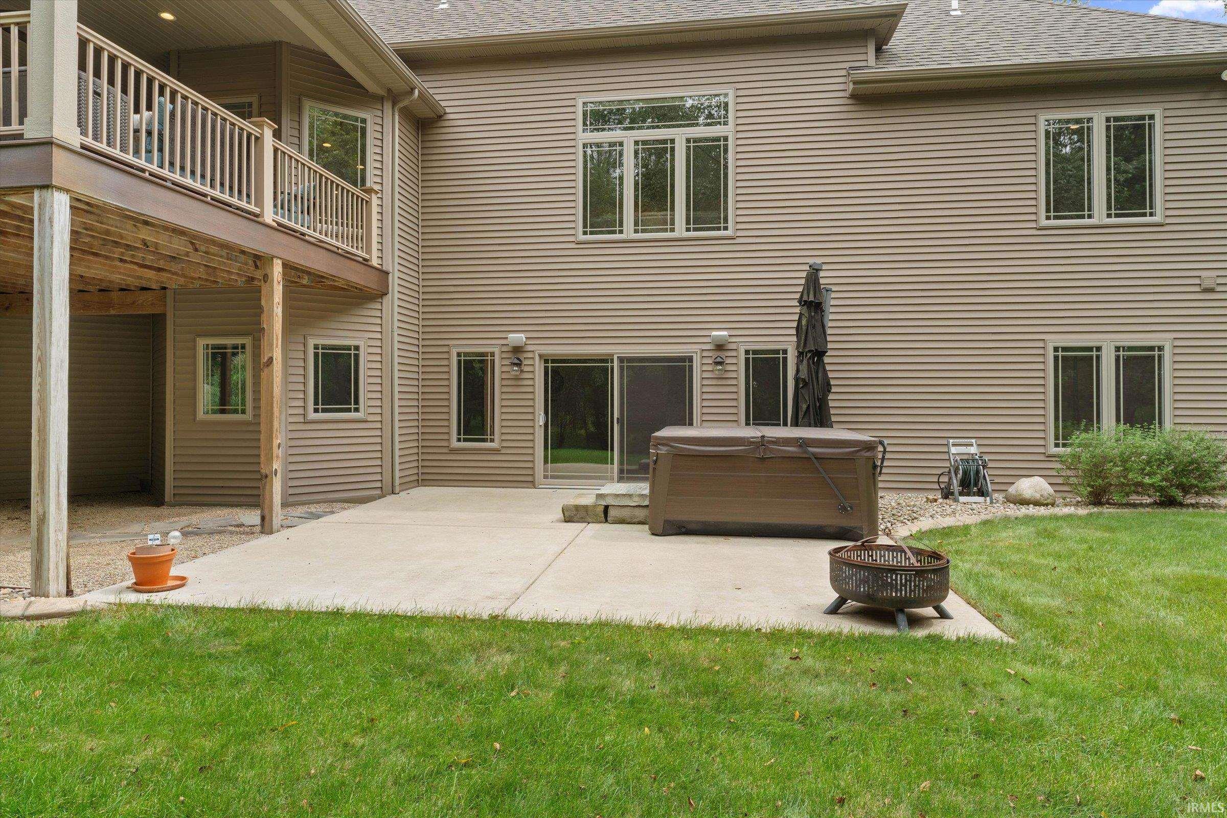 13998 Shavano Peak Drive Middlebury IN 46540