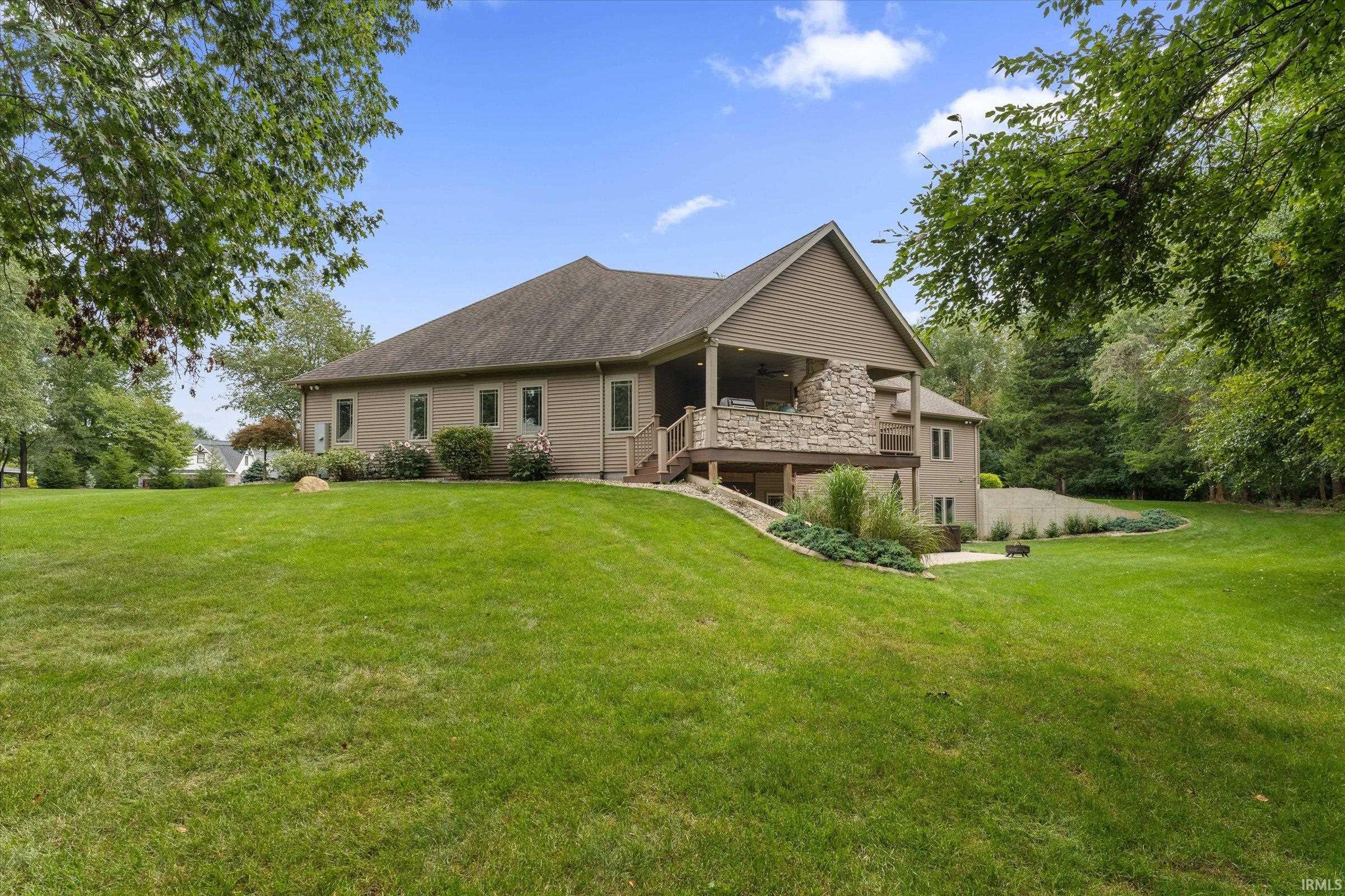 13998 Shavano Peak Drive Middlebury IN 46540