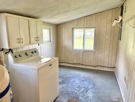 1323 E Roush Street Young America IN 46998